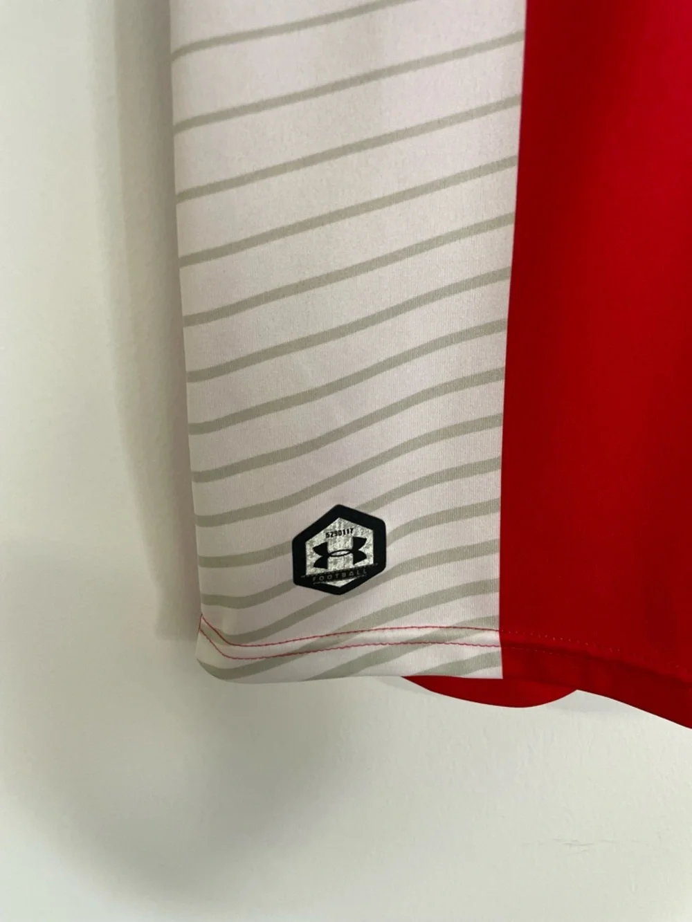 Under Armour Youth Southampton Football Jersey Kit Size YXL